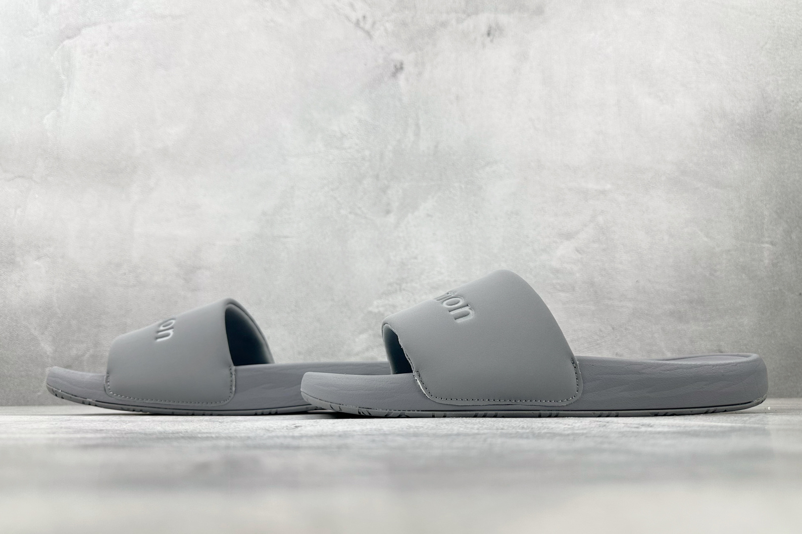 全新工厂开发 lululemon露露示蒙 restfeel slide 灰色 LM9AYYS-069