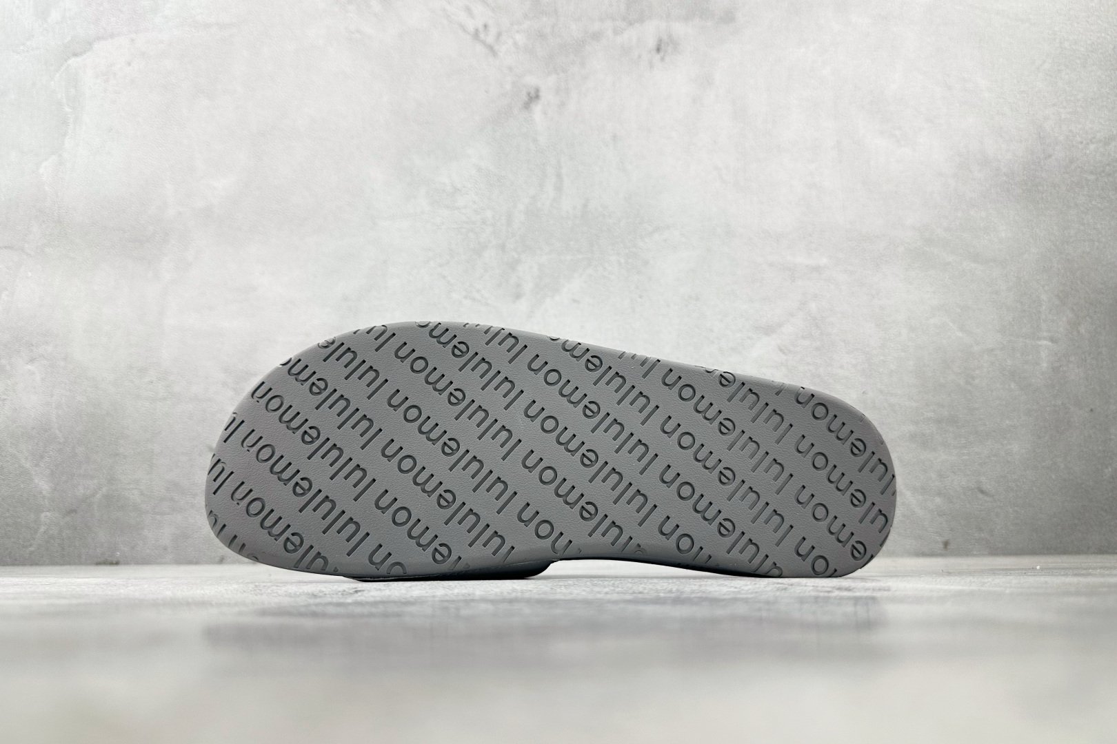 全新工厂开发 lululemon露露示蒙 restfeel slide 灰色 LM9AYYS-069