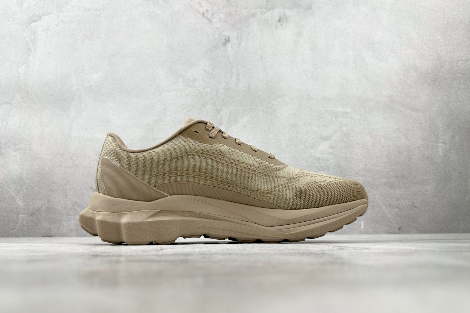 外贸专供 平台高端首选 alo yoga Alo Runner 灰褐色 A0590U-Gravel