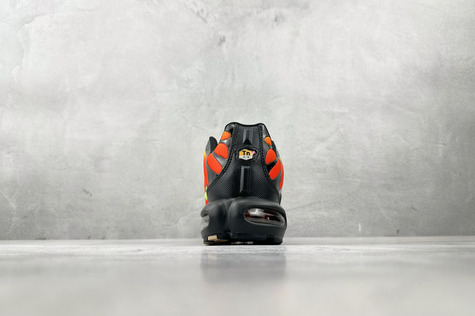 图片[9]-外贸 GW  Nike Air Max Plus 黑绿橙 货号：AQ9979-001 尺码：36 36.5 37.5 38 38.5 39 40 40.5 41 42 42.5 43 44 44.5 45 46-选品中心