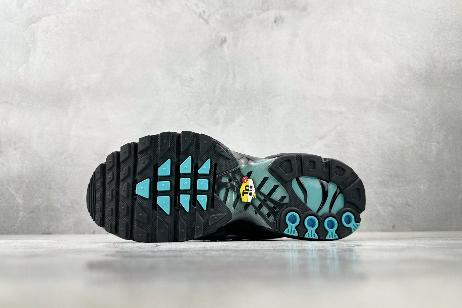 图片[4]-外贸 GW  Nike Air Max Plus 蓝黑 货号：DM0032-401 尺码：36 36.5 37.5 38 38.5 39 40 40.5 41 42 42.5 43 44 44.5 45 46-选品中心