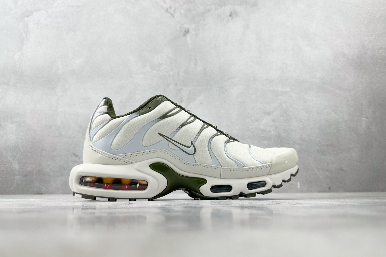 图片[2]-外贸 GW  Nike Air Max Plus 米绿 货号：FB9722-001 尺码：36 36.5 37.5 38 38.5 39 40 40.5 41 42 42.5 43 44 44.5 45 46-选品中心
