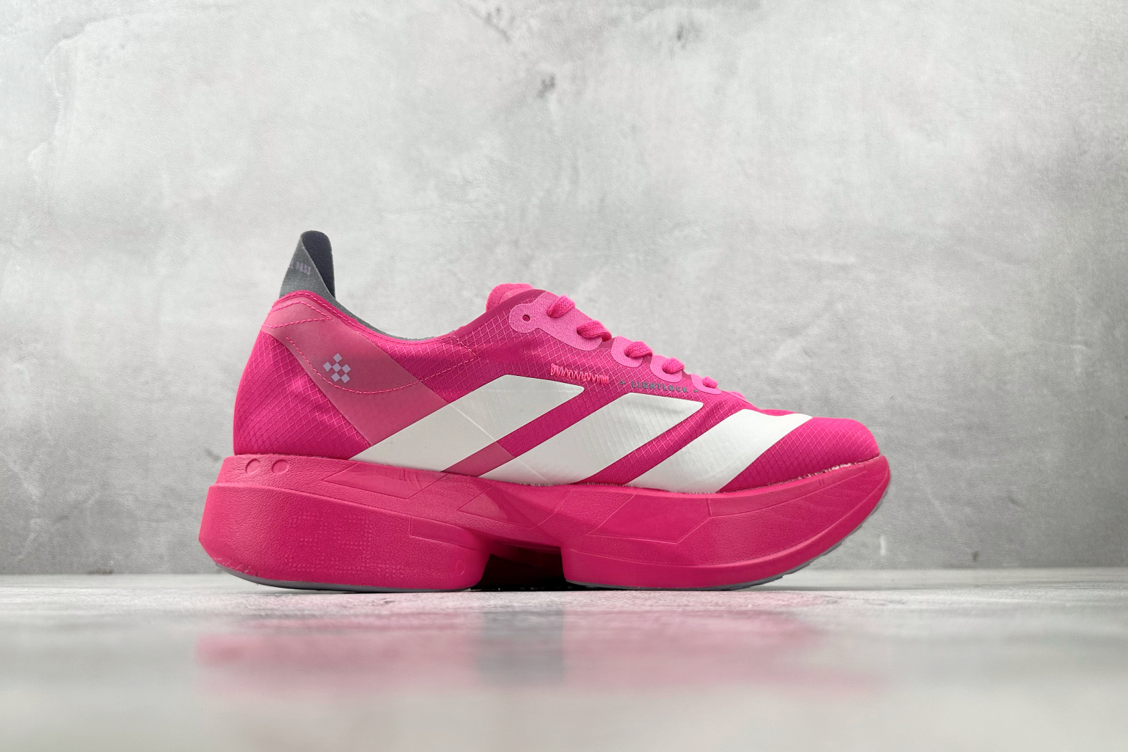 纯原 adidAdizero Adios Pro 4 粉色 JR1269