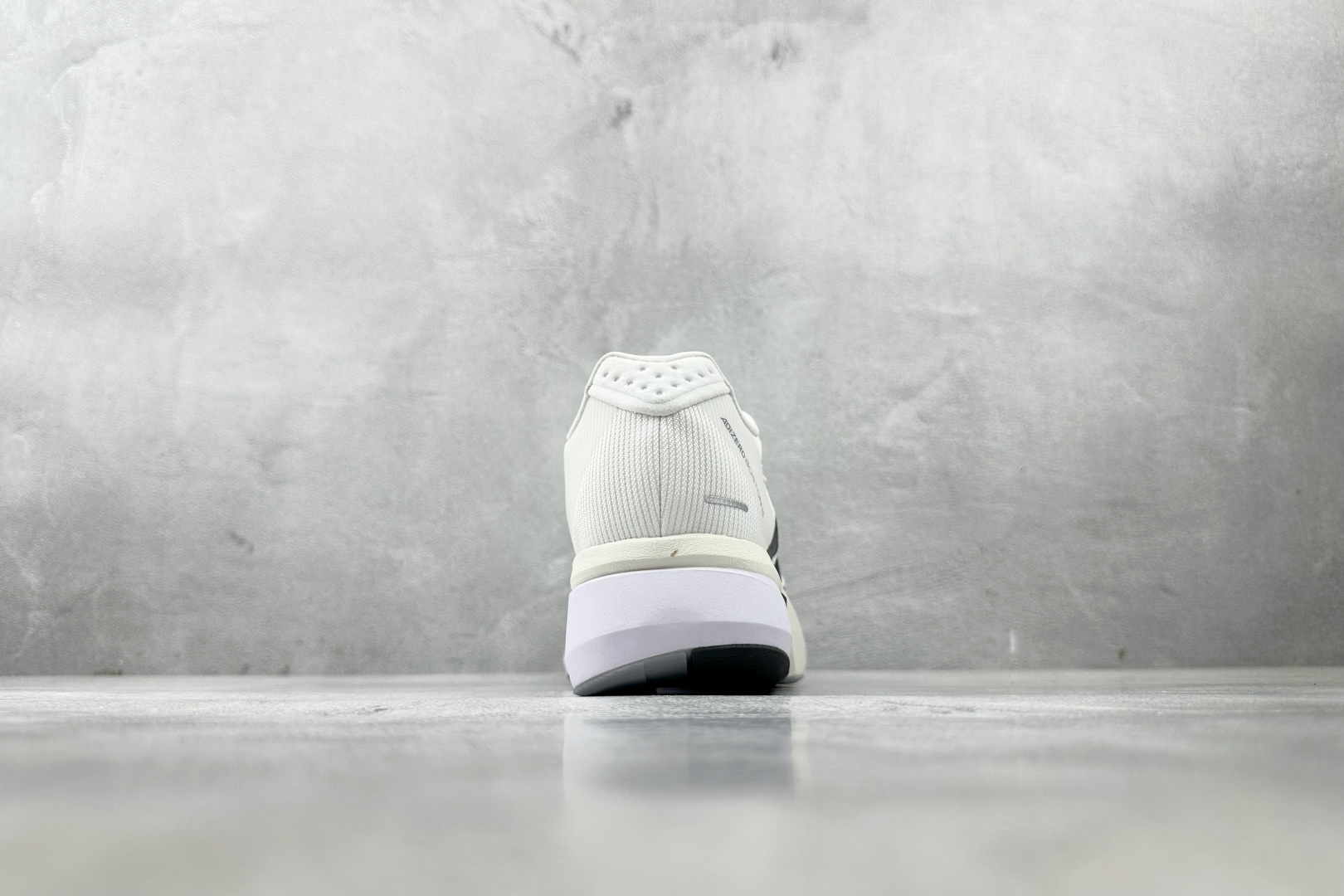 纯原 adidAdizero Boston 13 白黑 JS4939