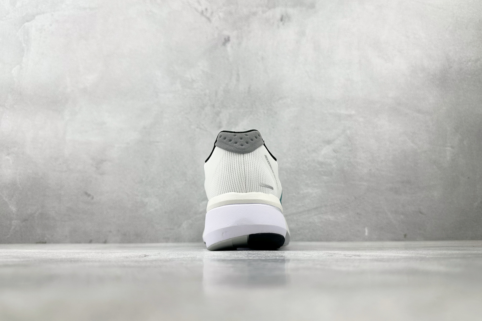 纯原 adidAdizero Boston 13 白青 JR4791
