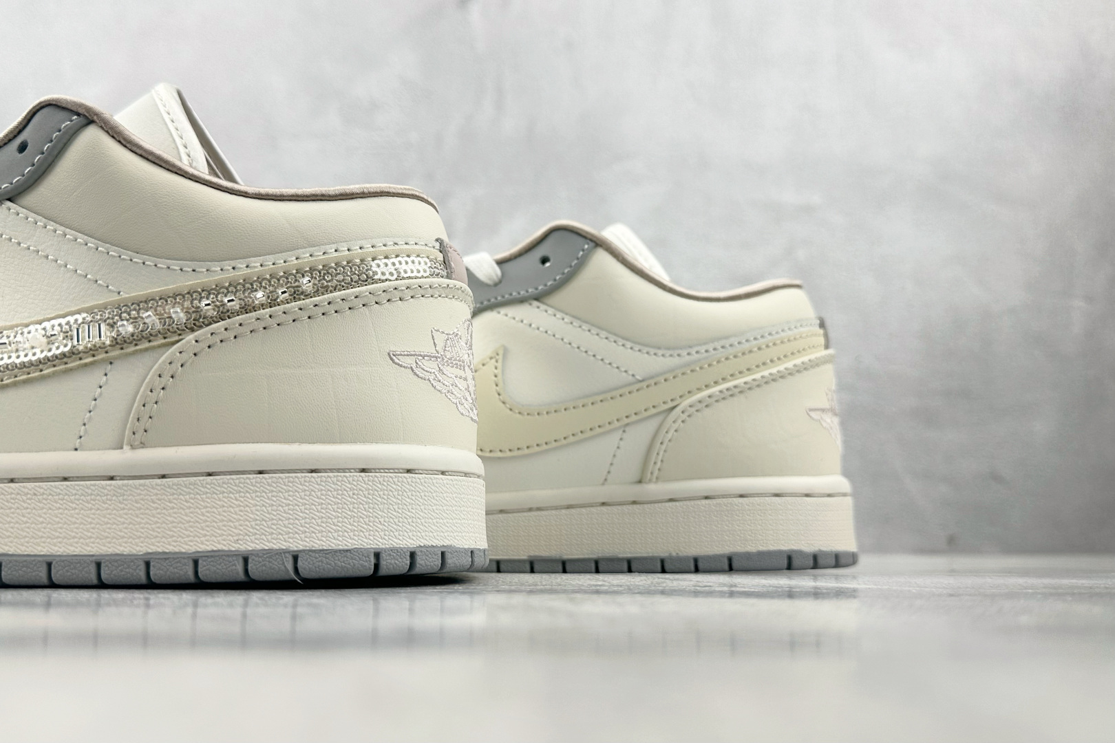 240 Jordan Air Jordan 1 米白 IH7323-100