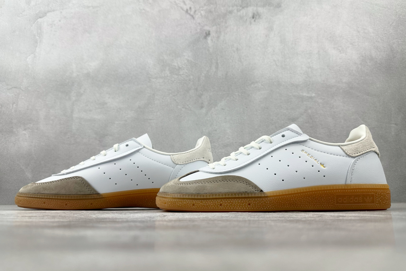 160 出口订单 Invincible x adidoriginals HANDBALL SPEZIAL 白色 JQ2376-Chinese UA Cheap High Quatity Brand Clothes Bags handbags Sneakers wholesale wholesaler seller from China Factory suppliers Fashion Clothing Shoes best Quality Beautiful Price 160 出口订单 Invincible x adidoriginals HANDBALL SPEZIAL 白色 JQ2376