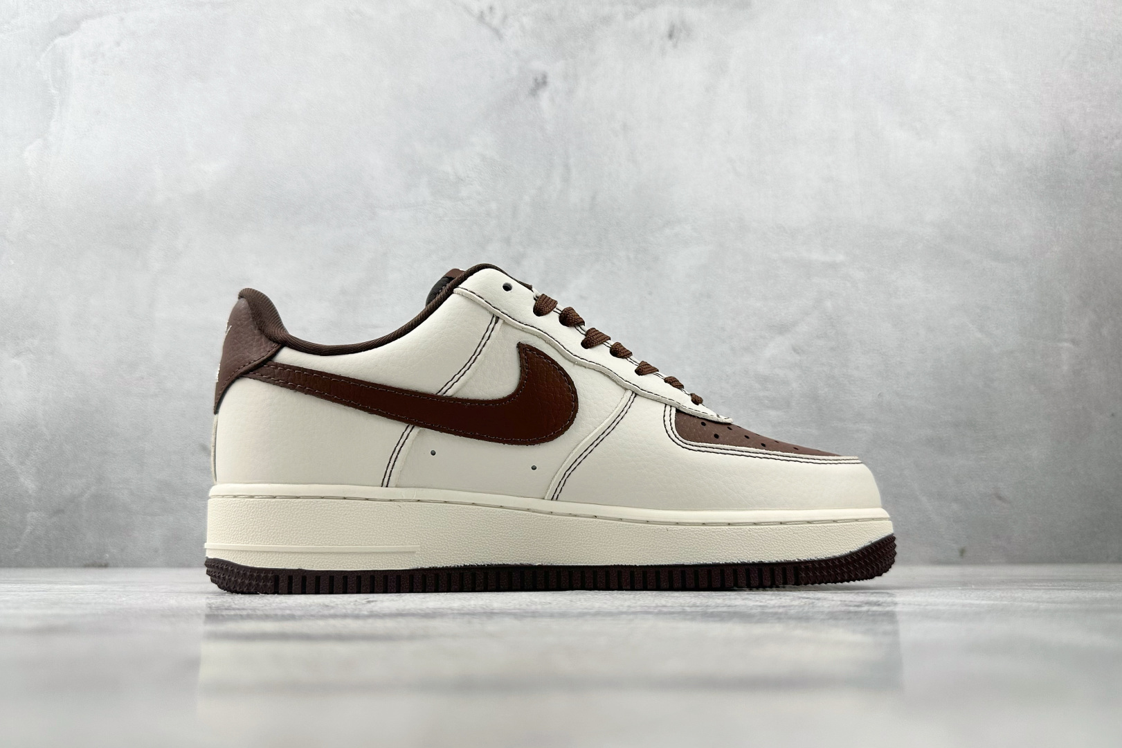 260 Nike Air Force 1'07 LV 联名 米白棕 KK1988-087