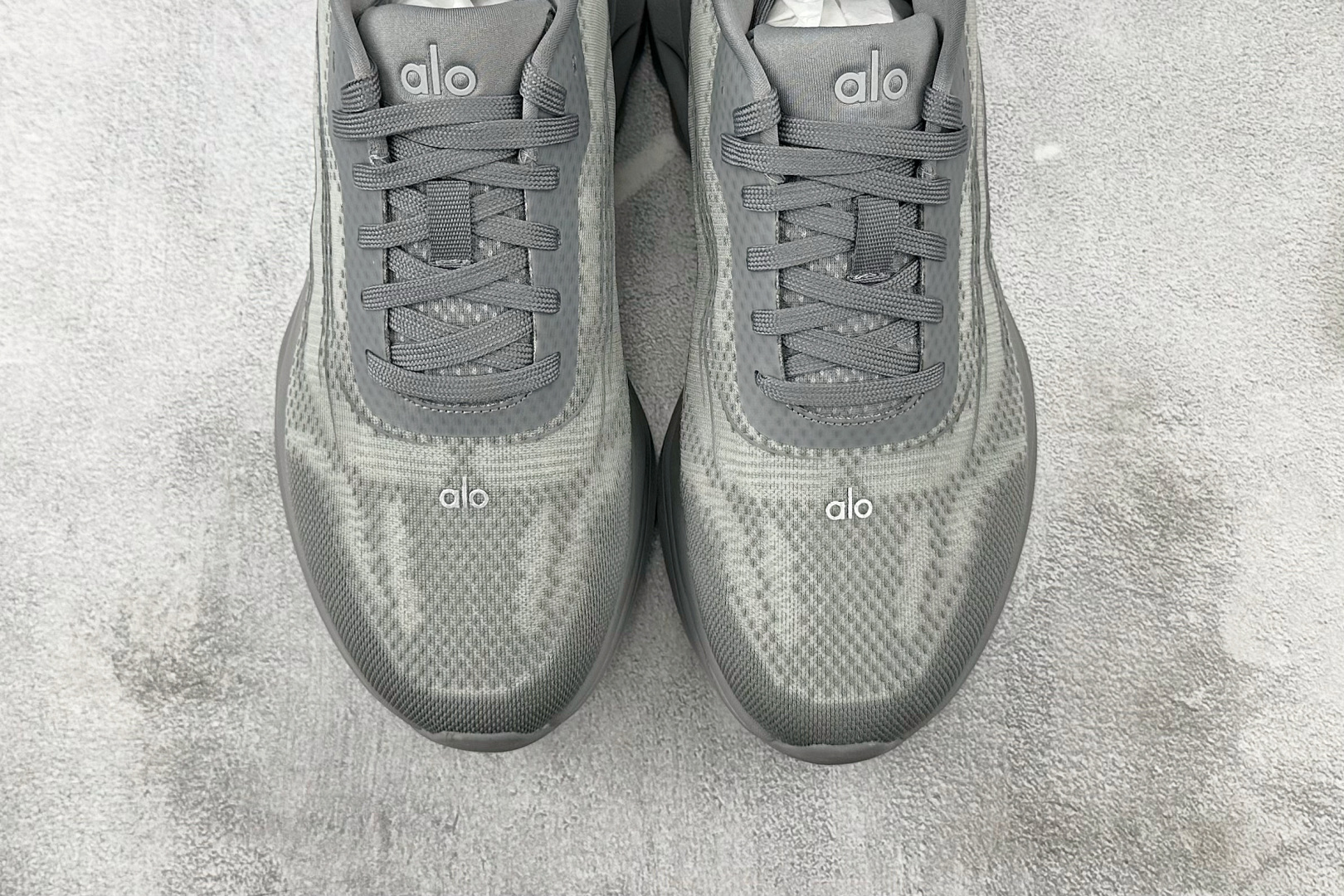 230 外贸专供 平台高端首选 alo yoga Alo Runner 灰色 A0590U-Grey-Chinese UA Cheap High Quatity Brand Clothes Bags handbags Sneakers wholesale wholesaler seller from China Factory suppliers Fashion Clothing Shoes best Quality Beautiful Price 230 外贸专供 平台高端首选 alo yoga Alo Runner 灰色 A0590U-Grey