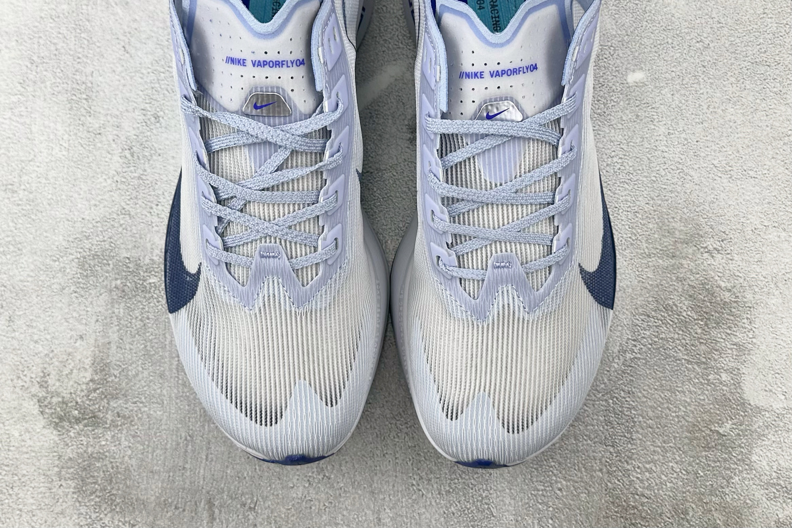 GW 本地
Nike Zoom VaporFly Next 4% 蓝灰

货号：HF6414-001
尺