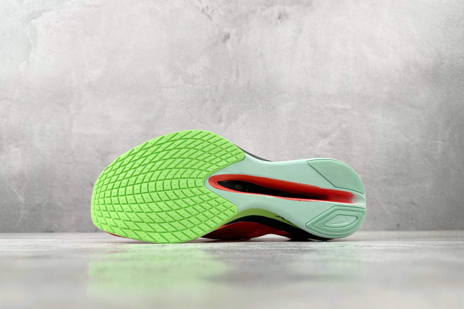 GW 本地
Nike Zoom VaporFly Next 4% 红色

货号：HF6414-600
尺