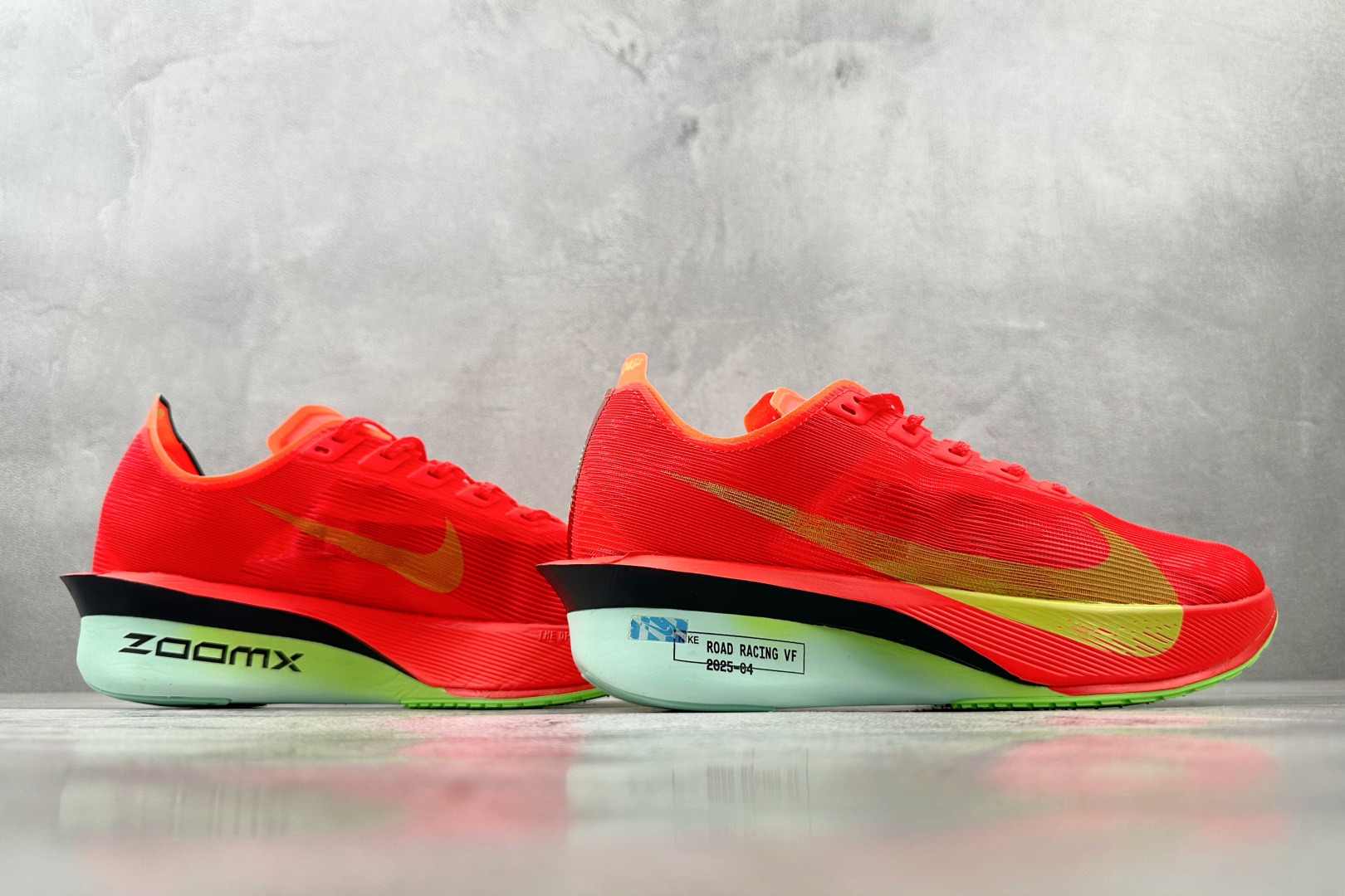 GW 本地
Nike Zoom VaporFly Next 4% 红色

货号：HF6414-600
尺
