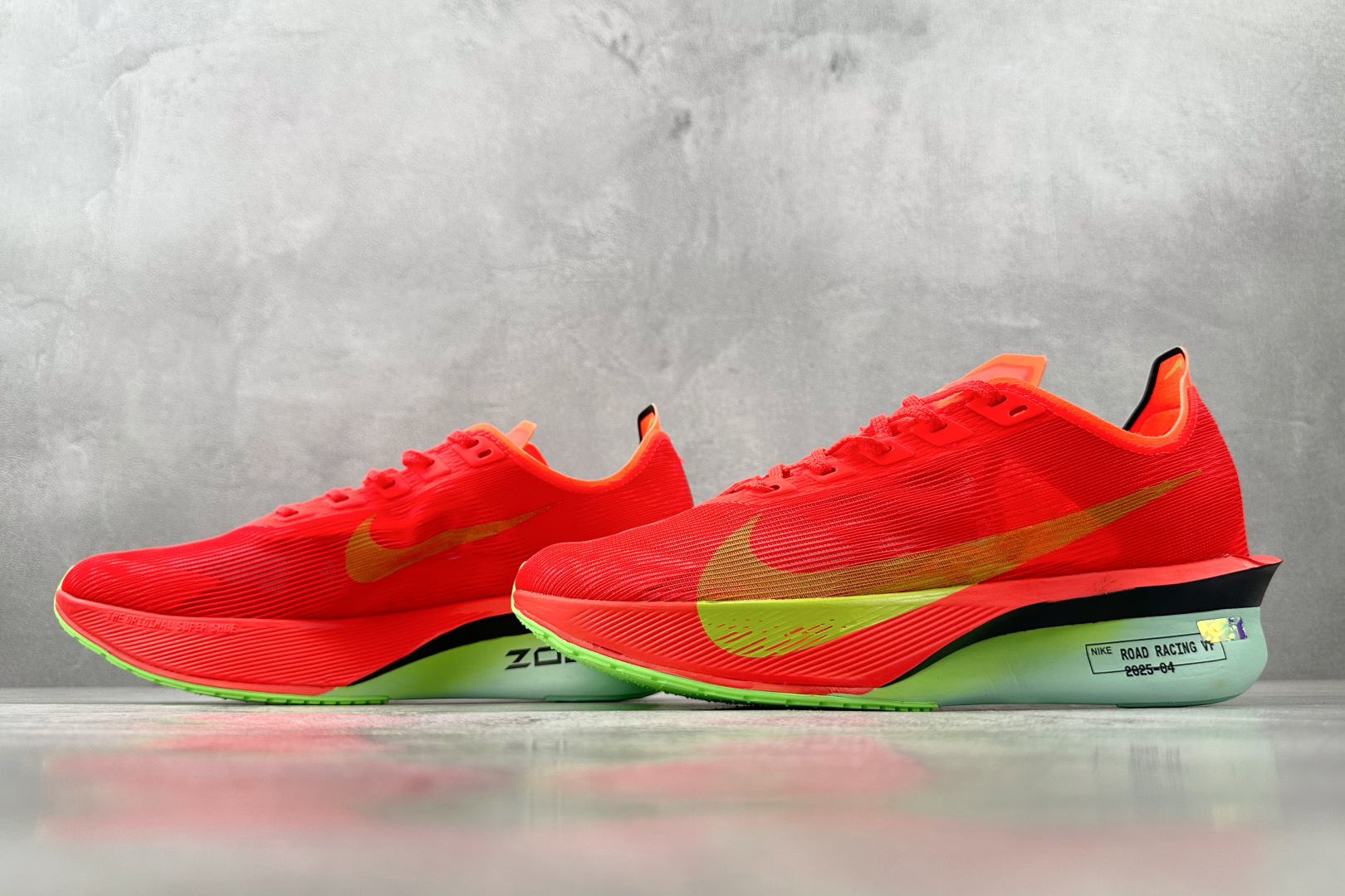 GW 本地
Nike Zoom VaporFly Next 4% 红色

货号：HF6414-600
尺