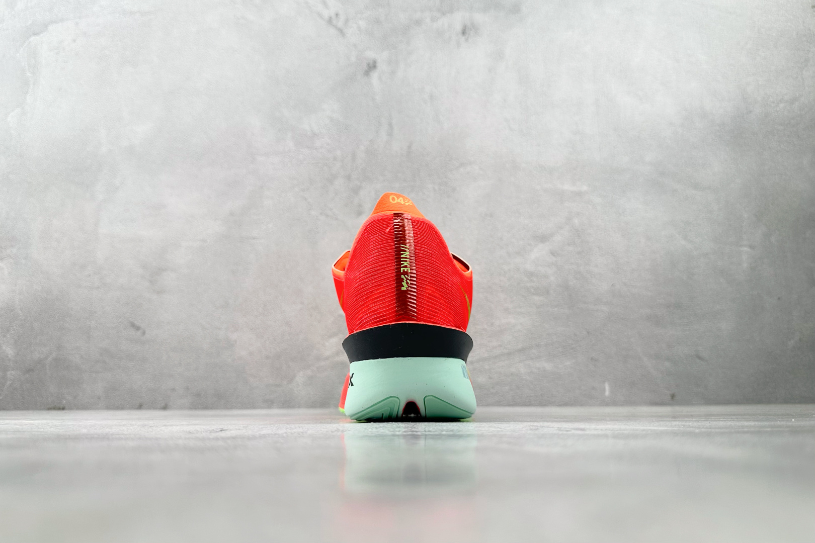 GW 本地
Nike Zoom VaporFly Next 4% 红色

货号：HF6414-600
尺