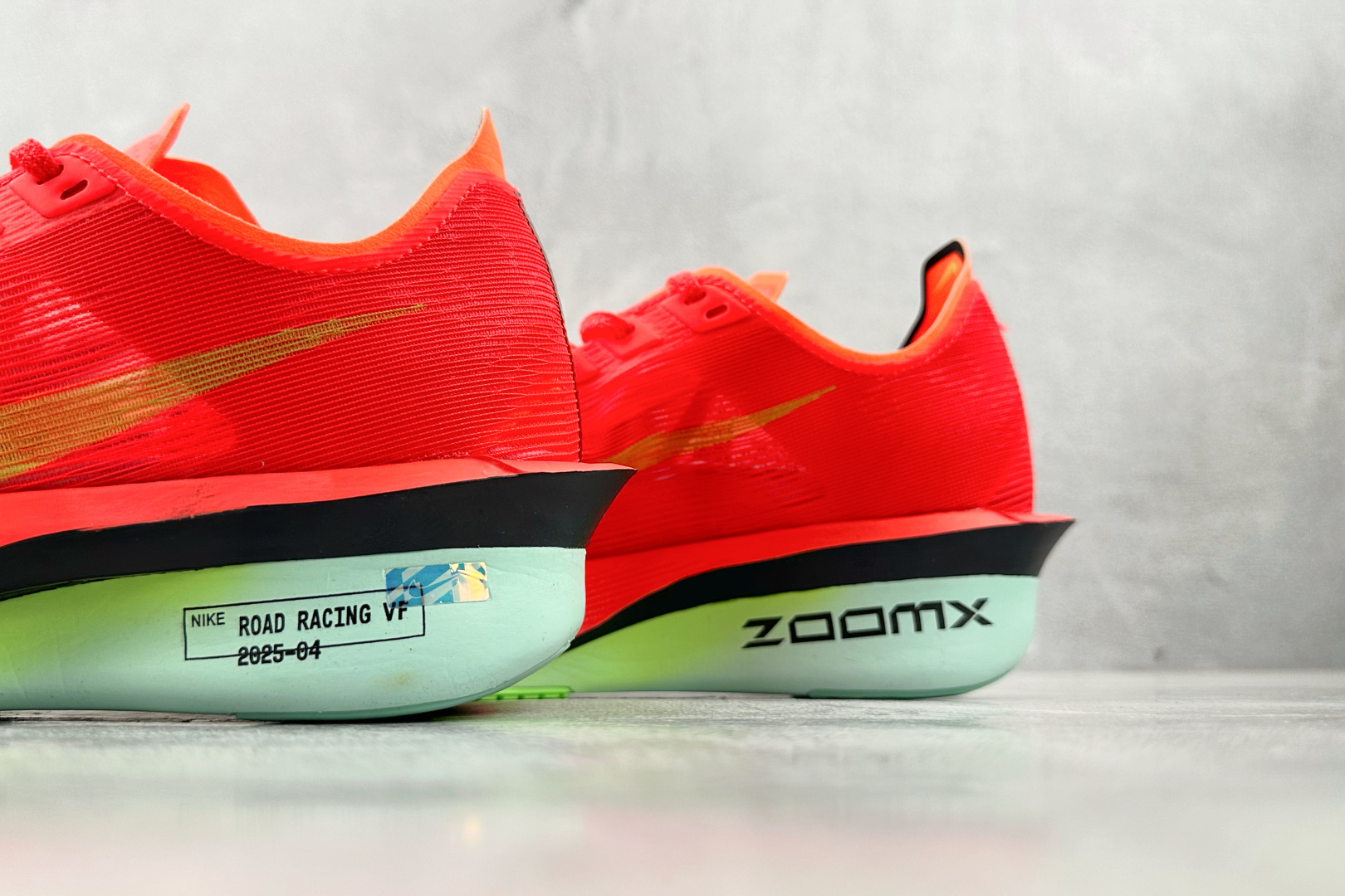 GW 本地
Nike Zoom VaporFly Next 4% 红色

货号：HF6414-600
尺