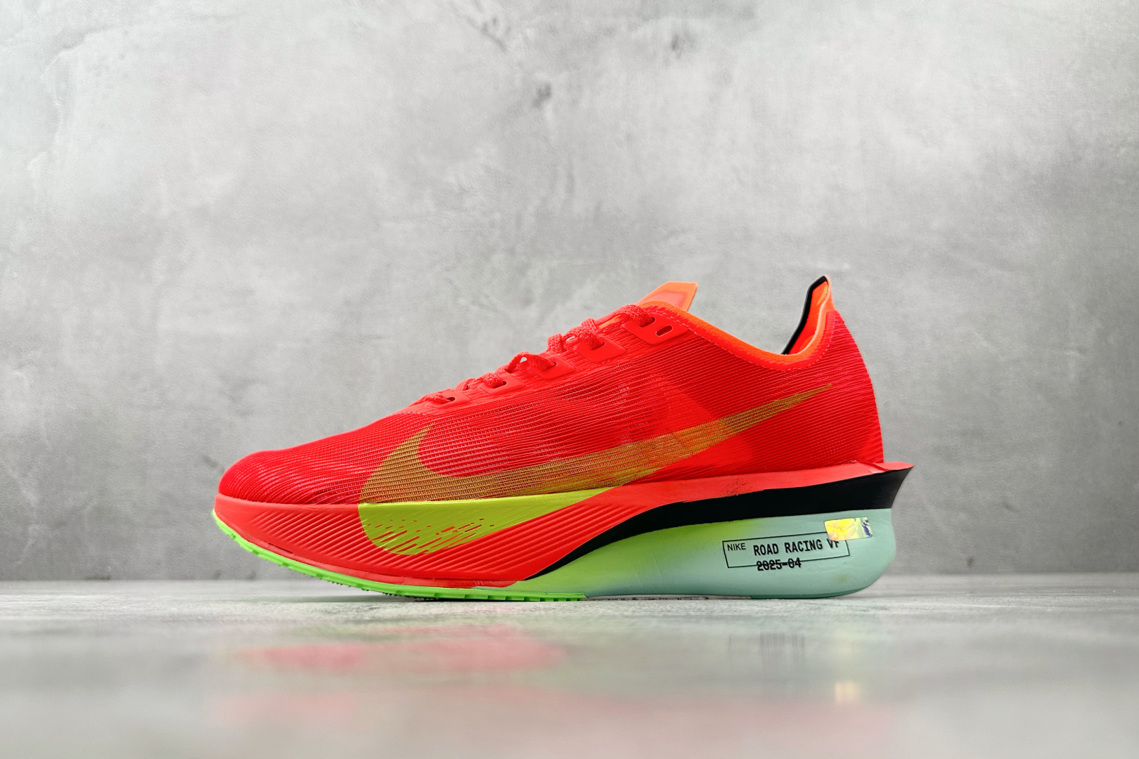GW 本地
Nike Zoom VaporFly Next 4% 红色

货号：HF6414-600
尺