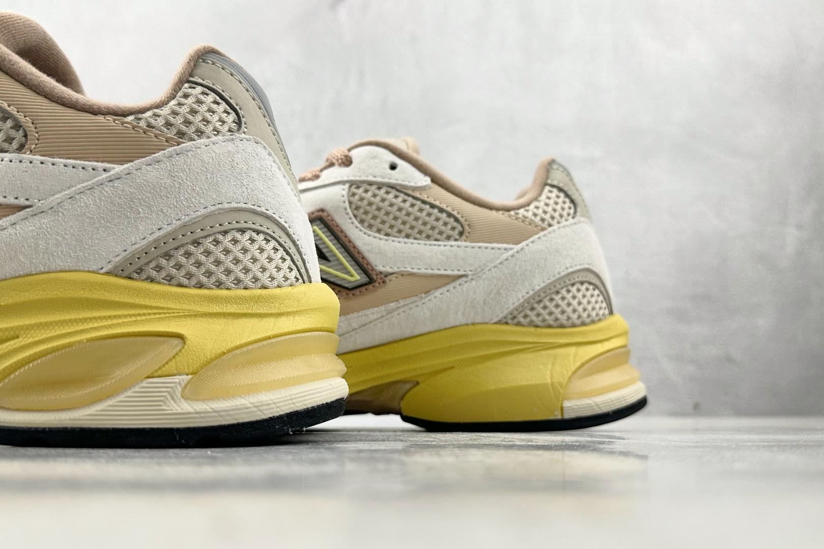 大厂出品 New Balance NB 2010 米白色 U2010SGR
