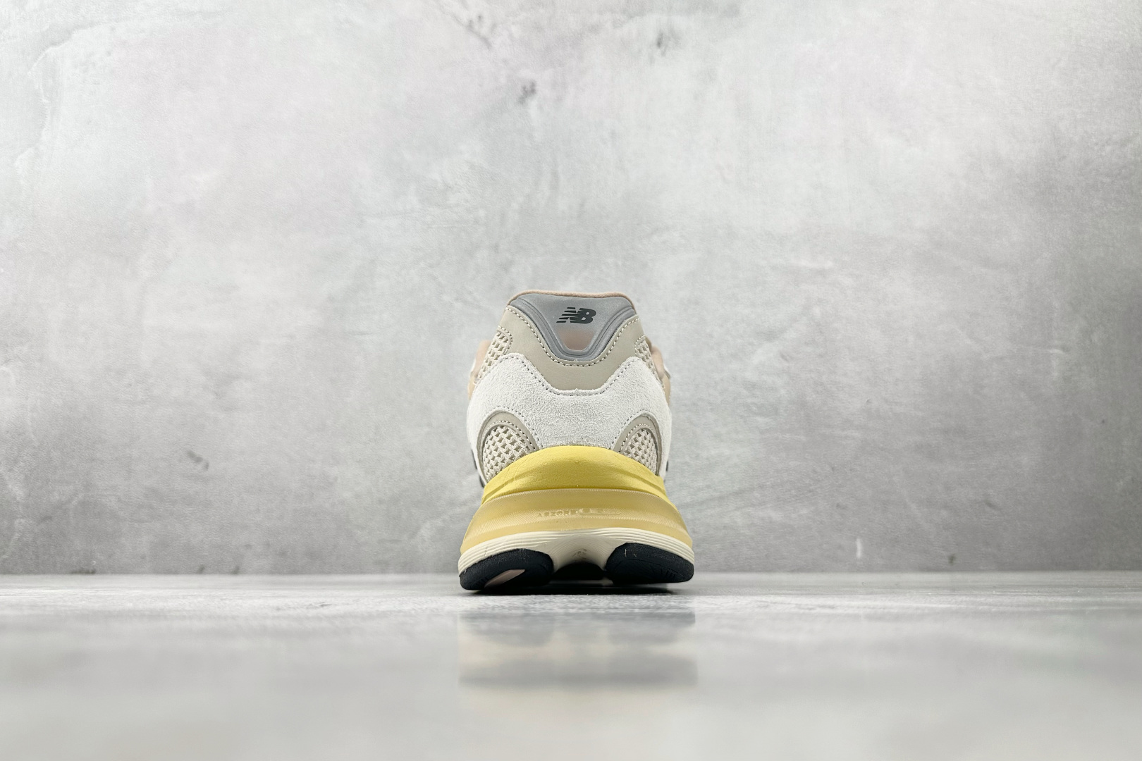 大厂出品 New Balance NB 2010 米白色 U2010SGR