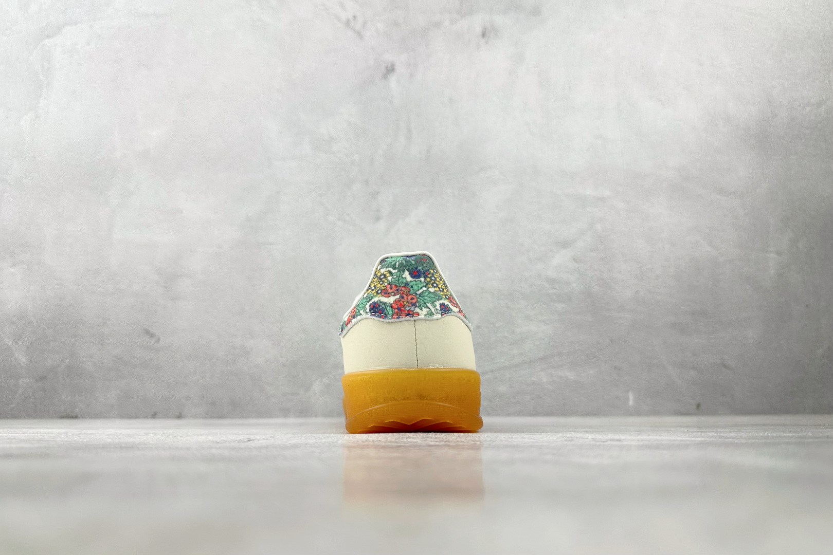 160 出口订单 adidoriginals GAZELLE INDOOR 米色 JH7370-Chinese UA Cheap High Quatity Brand Clothes Bags handbags Sneakers wholesale wholesaler seller from China Factory suppliers Fashion Clothing Shoes best Quality Beautiful Price 160 出口订单 adidoriginals GAZELLE INDOOR 米色 JH7370