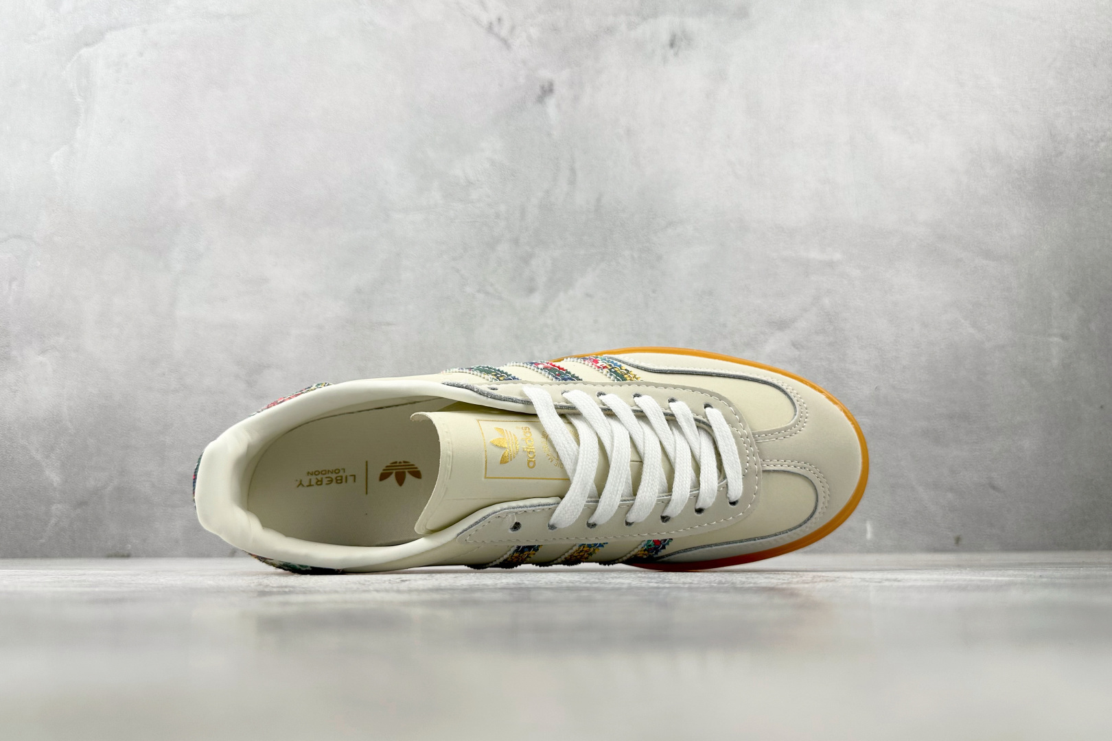 160 出口订单 adidoriginals GAZELLE INDOOR 米色 JH7370-Chinese UA Cheap High Quatity Brand Clothes Bags handbags Sneakers wholesale wholesaler seller from China Factory suppliers Fashion Clothing Shoes best Quality Beautiful Price 160 出口订单 adidoriginals GAZELLE INDOOR 米色 JH7370