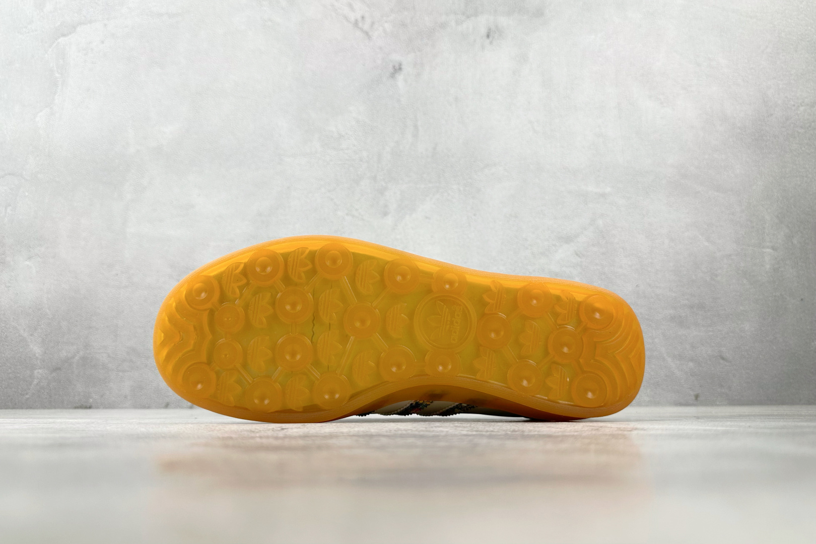 160 出口订单 adidoriginals GAZELLE INDOOR 米色 JH7370-Chinese UA Cheap High Quatity Brand Clothes Bags handbags Sneakers wholesale wholesaler seller from China Factory suppliers Fashion Clothing Shoes best Quality Beautiful Price 160 出口订单 adidoriginals GAZELLE INDOOR 米色 JH7370