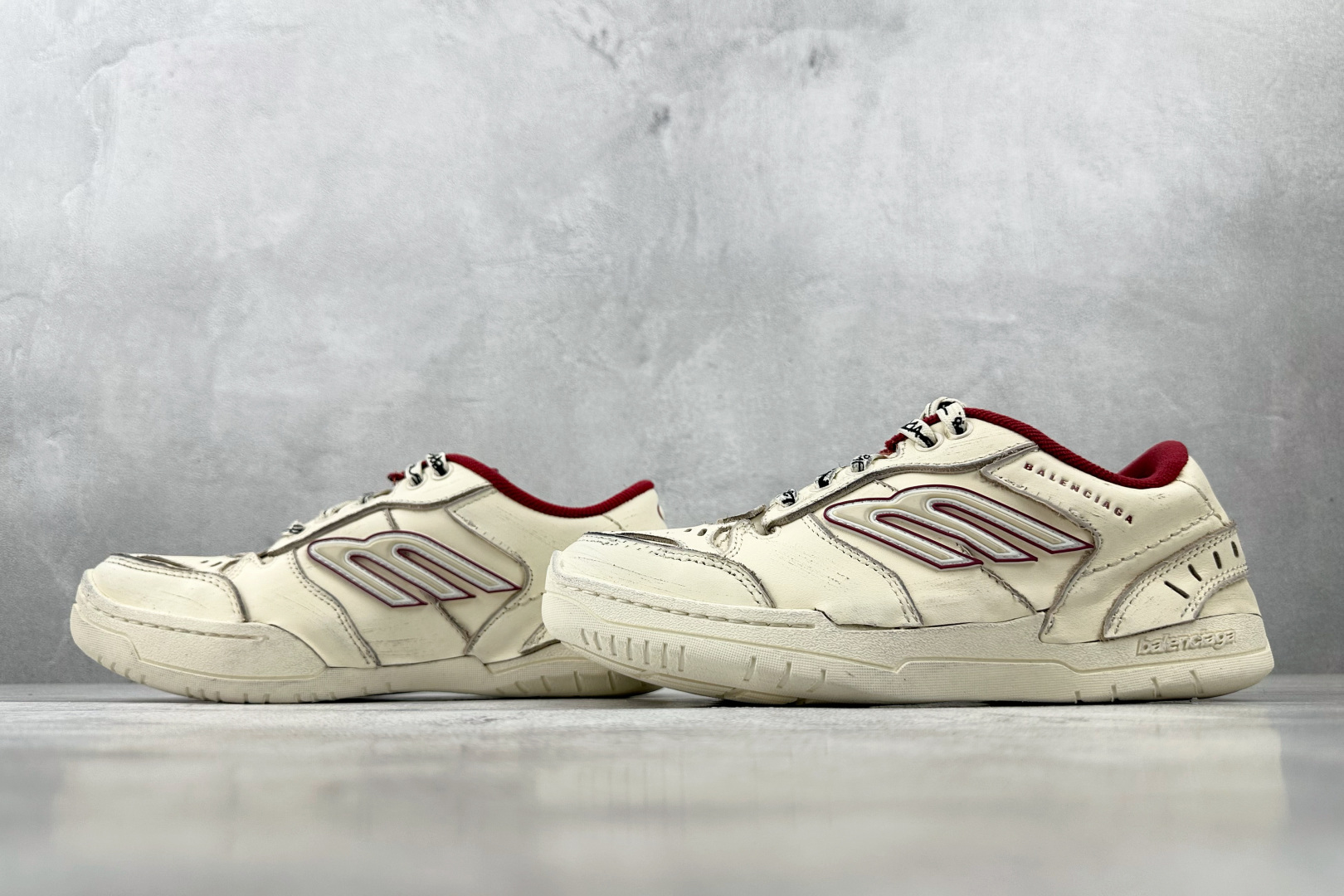 VG代购版 Balenciaga巴黎世家 Hamptons Worn-Out 米色 841765WCURS9960