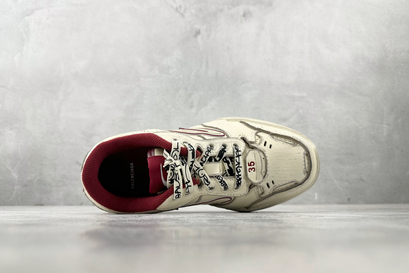 VG代购版 Balenciaga巴黎世家 Hamptons Worn-Out 米色 841765WCURS9960