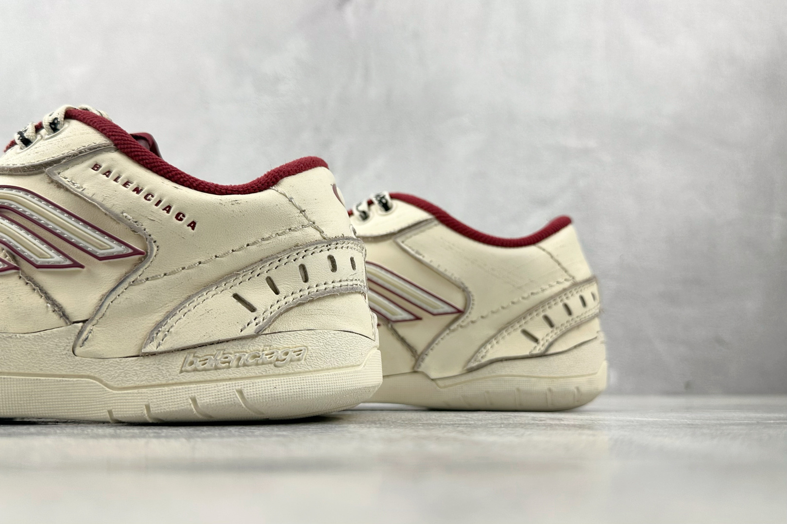 VG代购版 Balenciaga巴黎世家 Hamptons Worn-Out 米色 841765WCURS9960