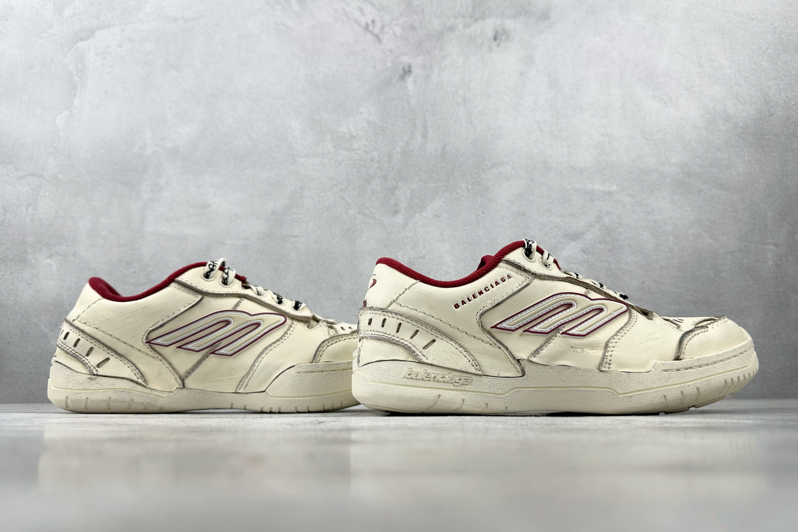 VG代购版 Balenciaga巴黎世家 Hamptons Worn-Out 米色 841765WCURS9960