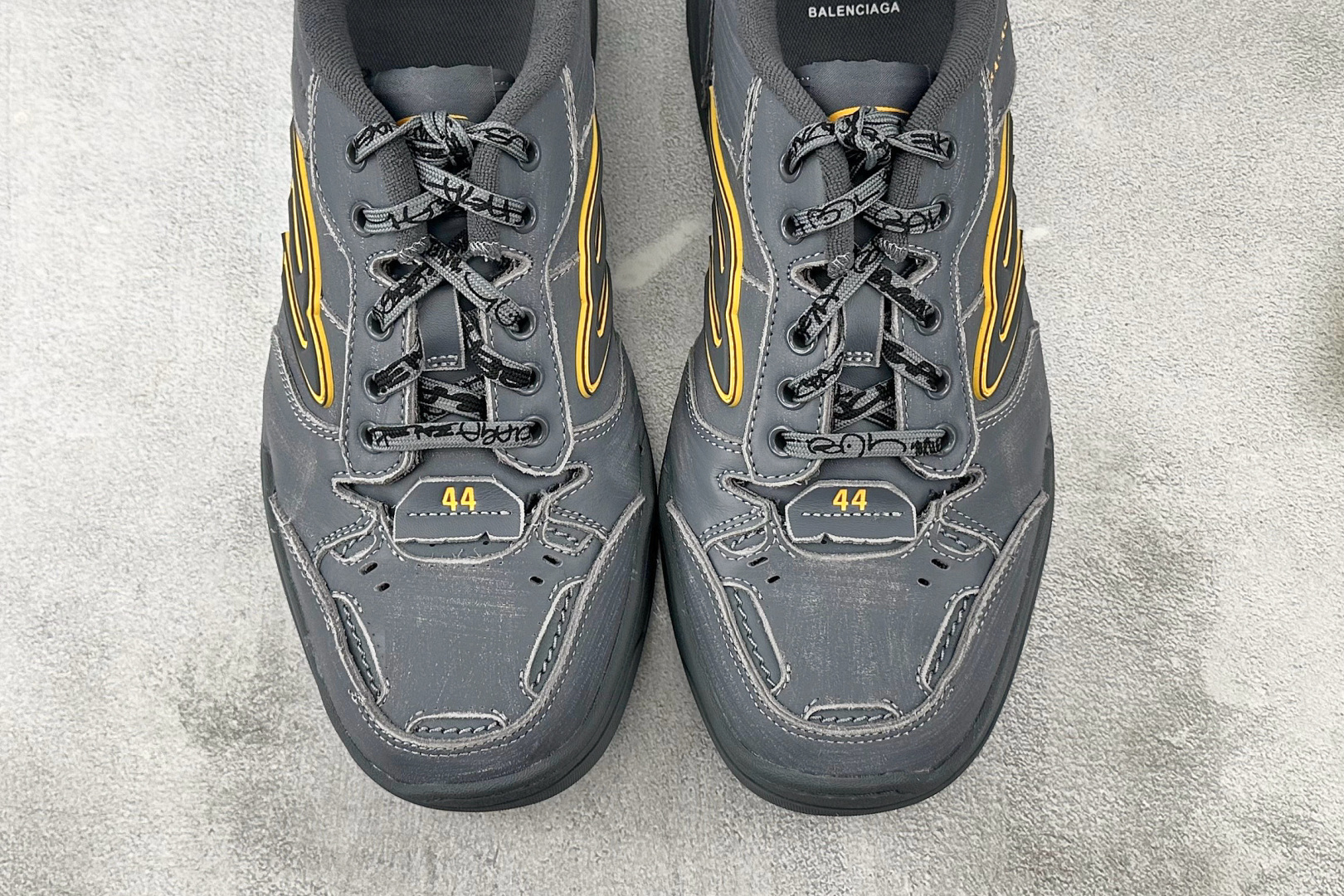 420 最新外贸批次 Balenciaga巴黎世家 Hamptons Worn-Out 灰色 841765WCURB-Chinese  UA Cheap High Quatity Brand  Clothes Bags handbags Sneakers wholesale wholesaler seller from China Factory suppliers Fashion Clothing  Shoes best Quality Beautiful Price  420 最新外贸批次 Balenciaga巴黎世家 Hamptons Worn-Out 灰色 841765WCURB