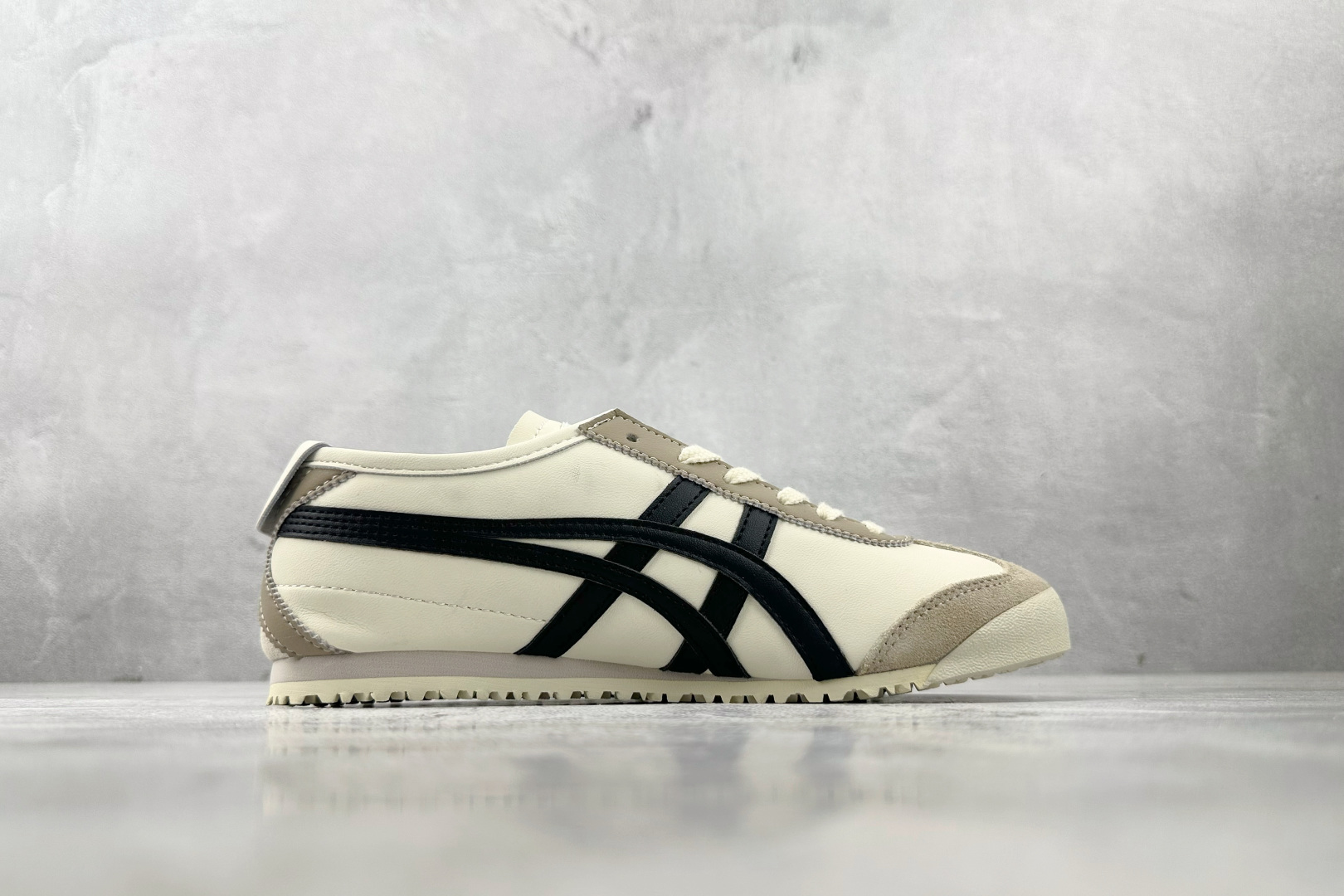 渠道特供 Onitsuka Tiger鬼塚虎 MEXICO 66 米黑色 1183C102-752