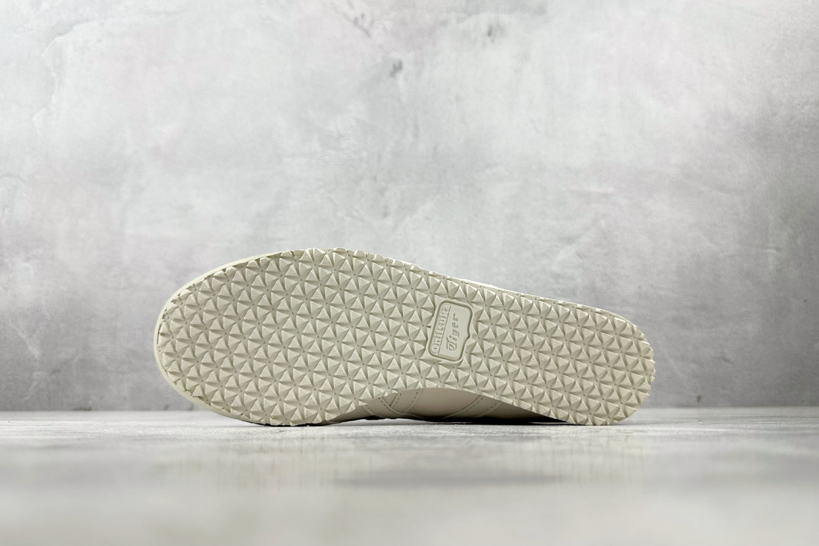 140 渠道特供 Onitsuka Tiger鬼塚虎 MEXICO 66 浅粉 1182A078-702-Chinese UA Cheap High Quatity Brand Clothes Bags handbags Sneakers wholesale wholesaler seller from China Factory suppliers Fashion Clothing Shoes best Quality Beautiful Price 140 渠道特供 Onitsuka Tiger鬼塚虎 MEXICO 66 浅粉 1182A078-702