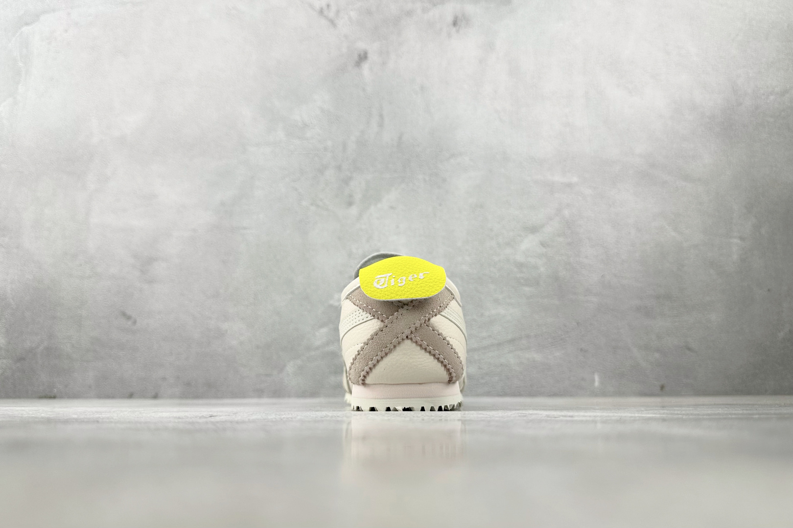 140 渠道特供 Onitsuka Tiger鬼塚虎 MEXICO 66 浅粉 1182A078-702-Chinese UA Cheap High Quatity Brand Clothes Bags handbags Sneakers wholesale wholesaler seller from China Factory suppliers Fashion Clothing Shoes best Quality Beautiful Price 140 渠道特供 Onitsuka Tiger鬼塚虎 MEXICO 66 浅粉 1182A078-702