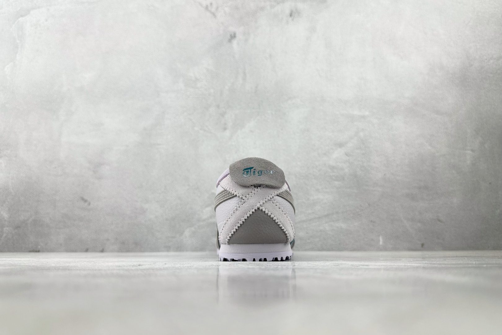 140 渠道特供 Onitsuka Tiger鬼塚虎 MEXICO 66浅紫灰 1183C076-020-Chinese UA Cheap High Quatity Brand Clothes Bags handbags Sneakers wholesale wholesaler seller from China Factory suppliers Fashion Clothing Shoes best Quality Beautiful Price 140 渠道特供 Onitsuka Tiger鬼塚虎 MEXICO 66浅紫灰 1183C076-020