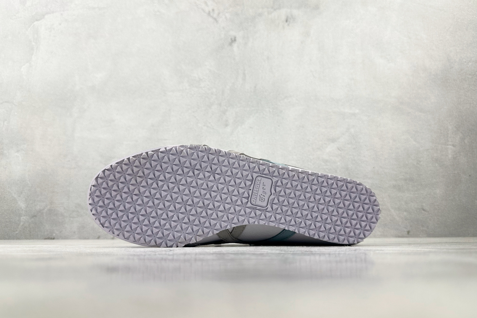 140 渠道特供 Onitsuka Tiger鬼塚虎 MEXICO 66浅紫灰 1183C076-020-Chinese UA Cheap High Quatity Brand Clothes Bags handbags Sneakers wholesale wholesaler seller from China Factory suppliers Fashion Clothing Shoes best Quality Beautiful Price 140 渠道特供 Onitsuka Tiger鬼塚虎 MEXICO 66浅紫灰 1183C076-020