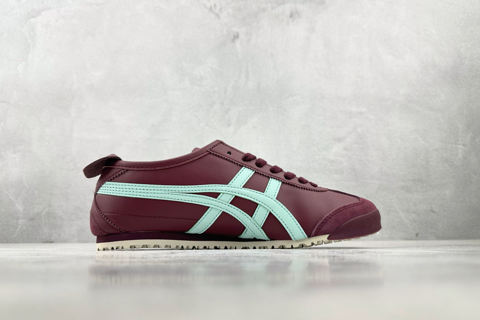 140 渠道特供 Onitsuka Tiger鬼塚虎 MEXICO 66 深红蓝色 1183C102-500-Chinese UA Cheap High Quatity Brand Clothes Bags handbags Sneakers wholesale wholesaler seller from China Factory suppliers Fashion Clothing Shoes best Quality Beautiful Price 140 渠道特供 Onitsuka Tiger鬼塚虎 MEXICO 66 深红蓝色 1183C102-500