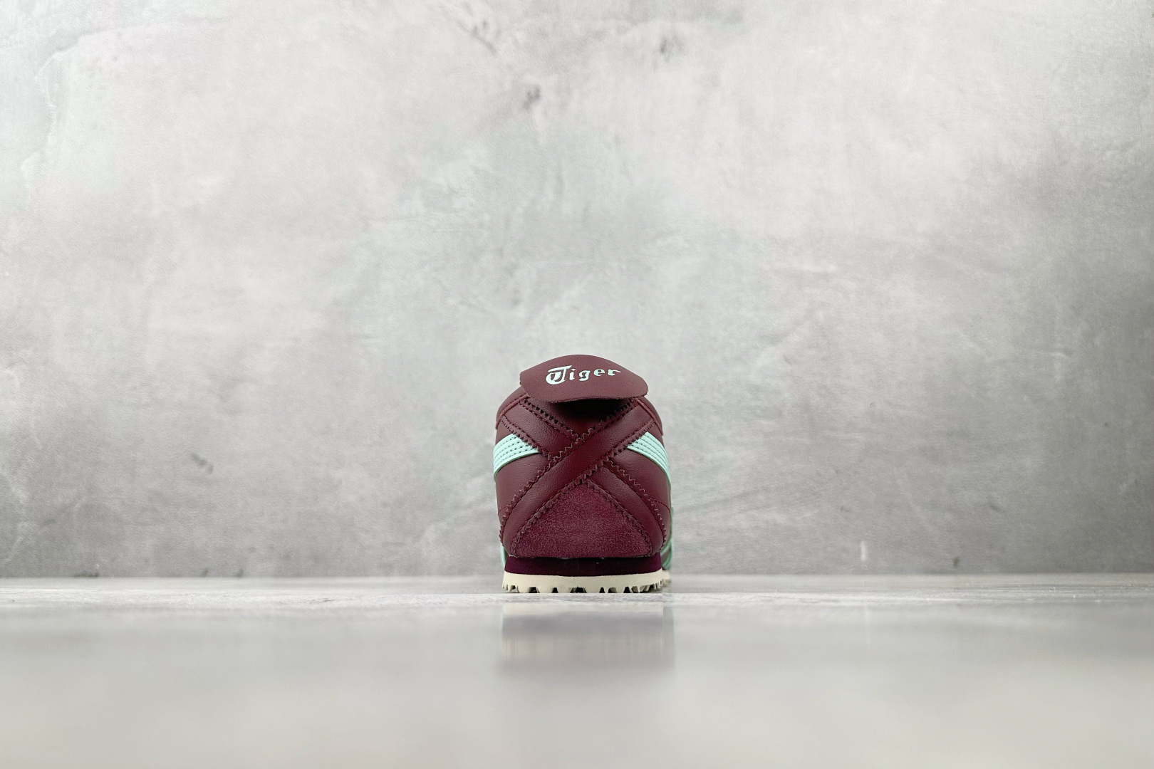 140 渠道特供 Onitsuka Tiger鬼塚虎 MEXICO 66 深红蓝色 1183C102-500-Chinese UA Cheap High Quatity Brand Clothes Bags handbags Sneakers wholesale wholesaler seller from China Factory suppliers Fashion Clothing Shoes best Quality Beautiful Price 140 渠道特供 Onitsuka Tiger鬼塚虎 MEXICO 66 深红蓝色 1183C102-500