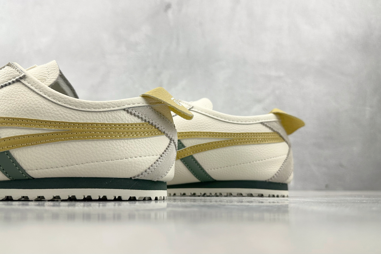 140 渠道特供 Onitsuka Tiger鬼塚虎 MEXICO 66 米白黄色 1183A201-120-Chinese UA Cheap High Quatity Brand Clothes Bags handbags Sneakers wholesale wholesaler seller from China Factory suppliers Fashion Clothing Shoes best Quality Beautiful Price 140 渠道特供 Onitsuka Tiger鬼塚虎 MEXICO 66 米白黄色 1183A201-120