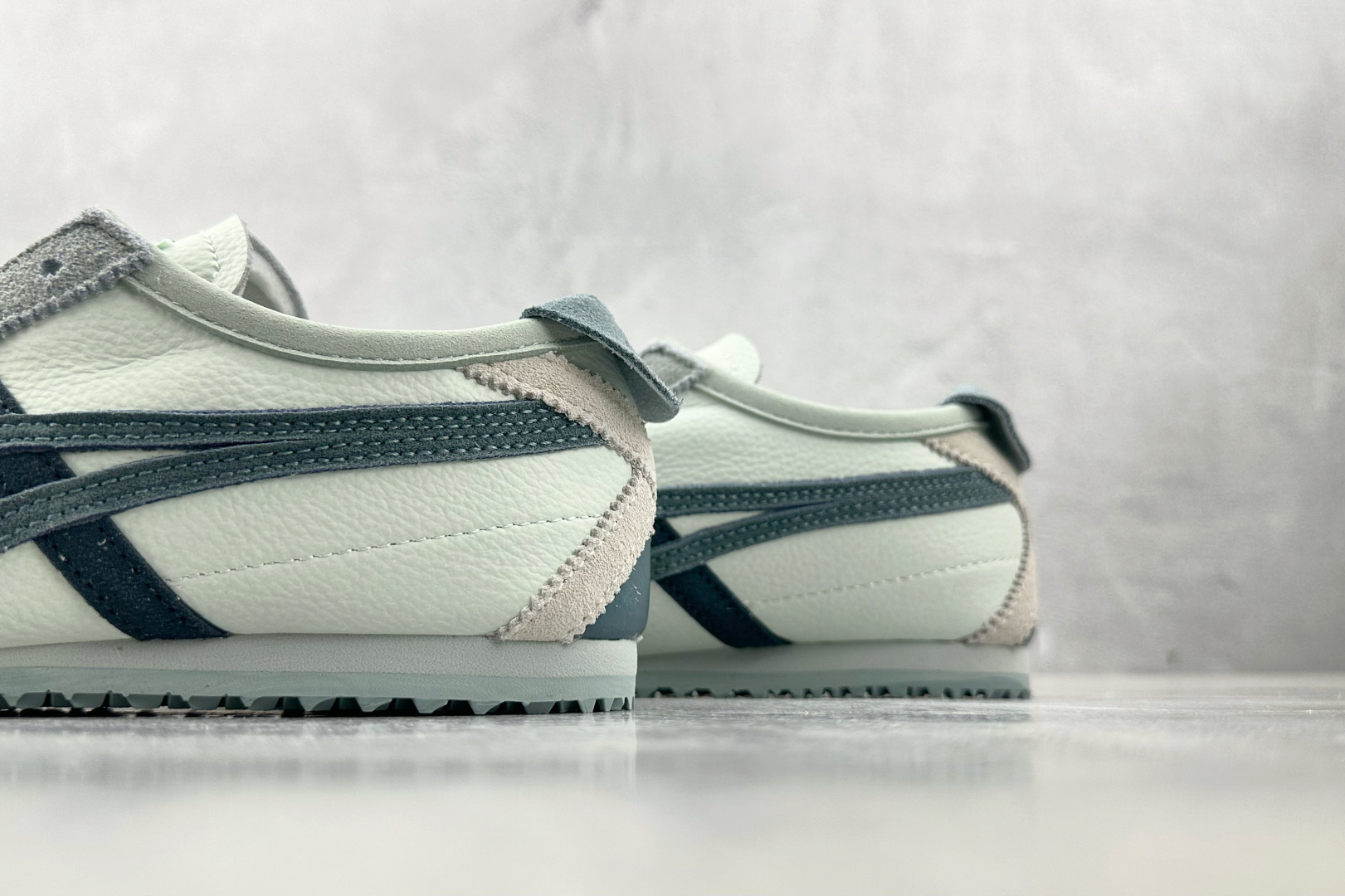 140 渠道特供 Onitsuka Tiger鬼塚虎 MEXICO 66淡薄荷 1183C076-300-Chinese UA Cheap High Quatity Brand Clothes Bags handbags Sneakers wholesale wholesaler seller from China Factory suppliers Fashion Clothing Shoes best Quality Beautiful Price 140 渠道特供 Onitsuka Tiger鬼塚虎 MEXICO 66淡薄荷 1183C076-300