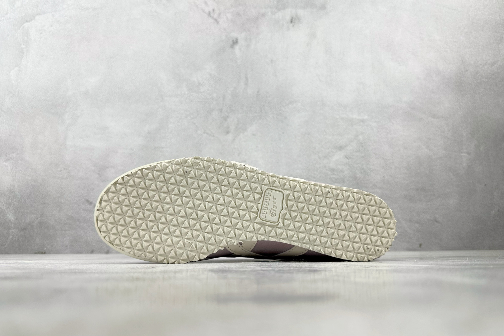 140 渠道特供 Onitsuka Tiger鬼塚虎 MEXICO 66 浅紫色 1183B771-703-Chinese UA Cheap High Quatity Brand Clothes Bags handbags Sneakers wholesale wholesaler seller from China Factory suppliers Fashion Clothing Shoes best Quality Beautiful Price 140 渠道特供 Onitsuka Tiger鬼塚虎 MEXICO 66 浅紫色 1183B771-703