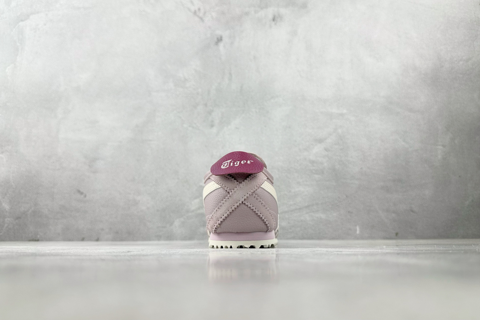 140 渠道特供 Onitsuka Tiger鬼塚虎 MEXICO 66 浅紫色 1183B771-703-Chinese UA Cheap High Quatity Brand Clothes Bags handbags Sneakers wholesale wholesaler seller from China Factory suppliers Fashion Clothing Shoes best Quality Beautiful Price 140 渠道特供 Onitsuka Tiger鬼塚虎 MEXICO 66 浅紫色 1183B771-703