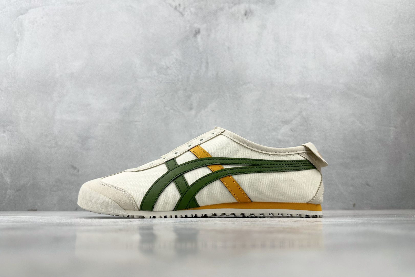 NO:340677,Channel special supply Onitsuka Tiger MEXICO66 SLIP-ON Brown Green Yellow Item No. 1184A-202 Size 36 36.5 37.5 38 38.5 39 40 40.5 41 42 42.5 43 44 Code 23, sneakers series, sneakers19860909渠道特供 Onitsuka Tiger鬼塚虎 MEXICO66 SLIP-ON 棕绿黄 货号1184A-202 尺码36 36.5 37.5 38 38.5 39 40 40.5 41 42 42.5 43 44 编码23,运动鞋系列,sneakers,Men's shoes