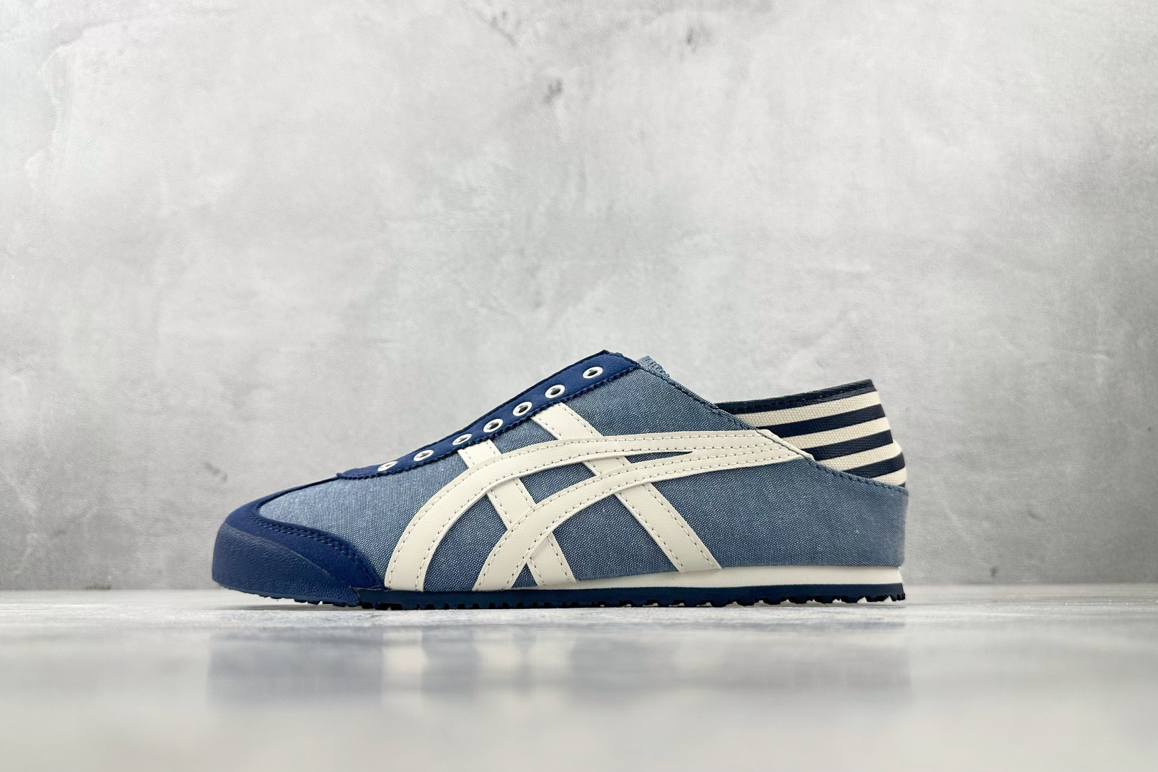 NO:340666,Channel special supply Onitsuka Tiger MEXICO66 RARATY Sky Blue Item No. TH342N-4202 Size 36 36.5 37.5 38 38.5 39 40 40.5 41 42 42.5 43 44 Code 23, sneakers series, sneakers19860909渠道特供 Onitsuka Tiger鬼塚虎 MEXICO66 RARATY 天蓝色 货号TH342N-4202 尺码36 36.5 37.5 38 38.5 39 40 40.5 41 42 42.5 43 44 编码23,运动鞋系列,sneakers,Men's shoes