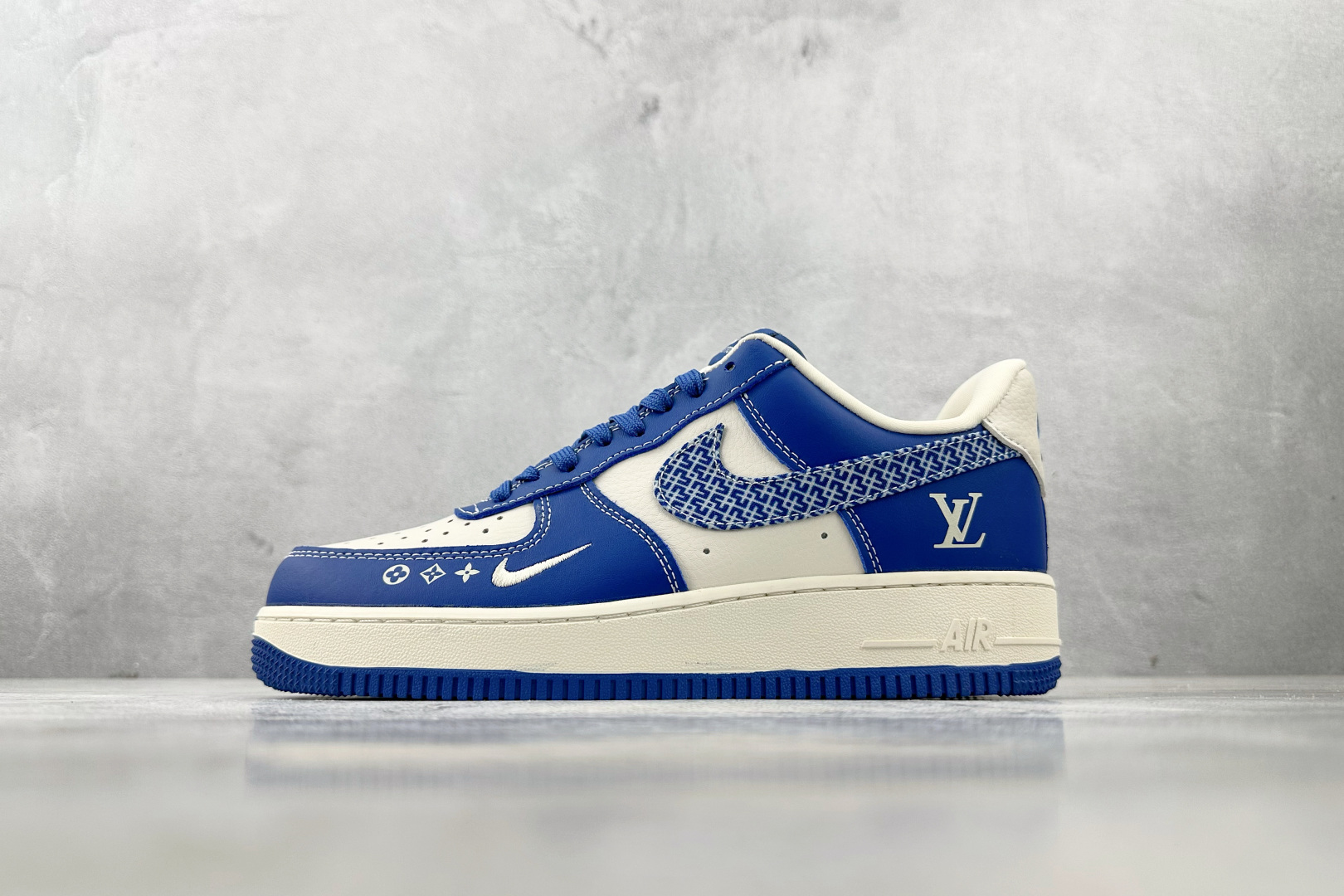 Nike Air Force 1’07 LV 联名 蓝白 KK1988 092