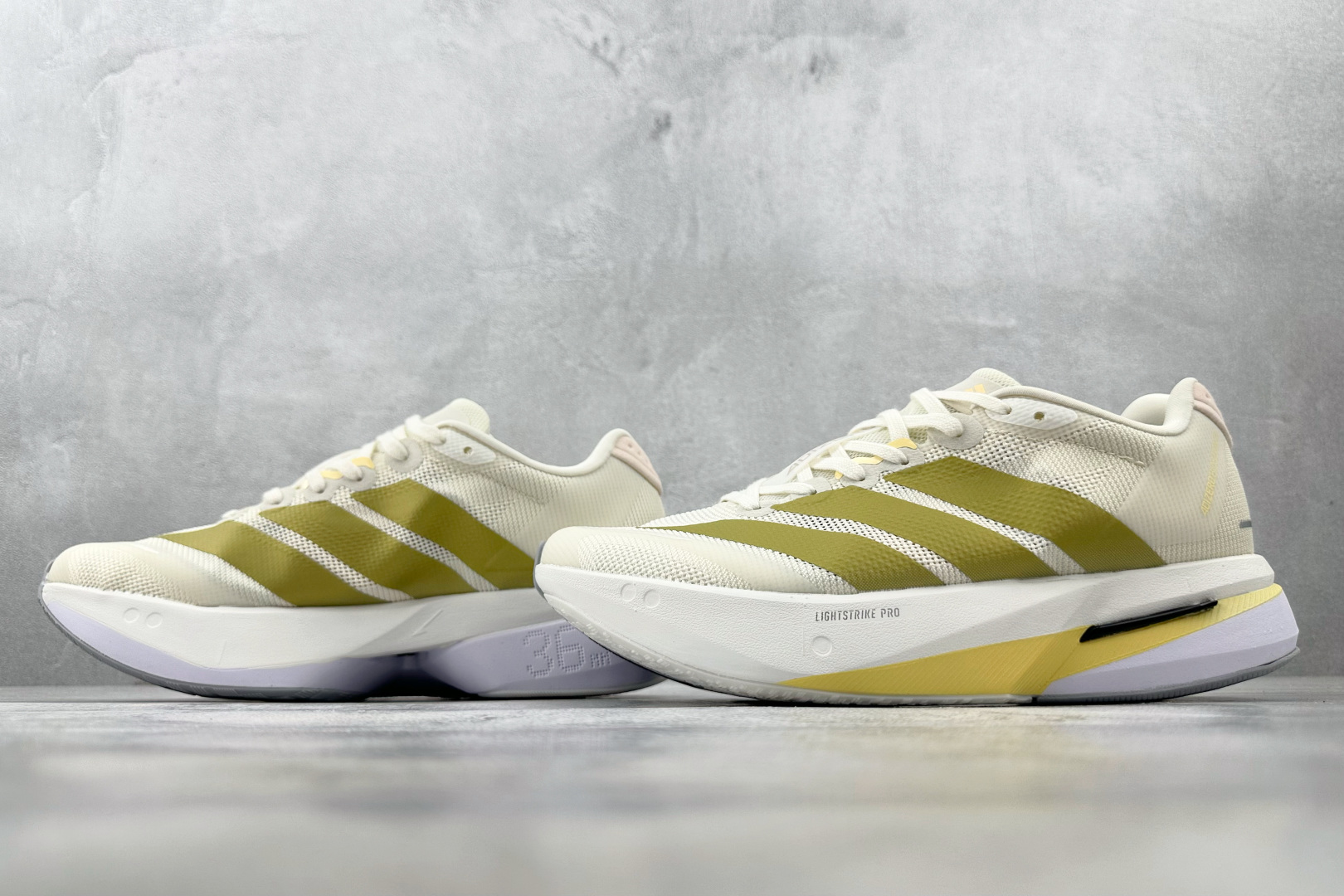纯原 adidAdizero Bost13 白金色 JS4947
