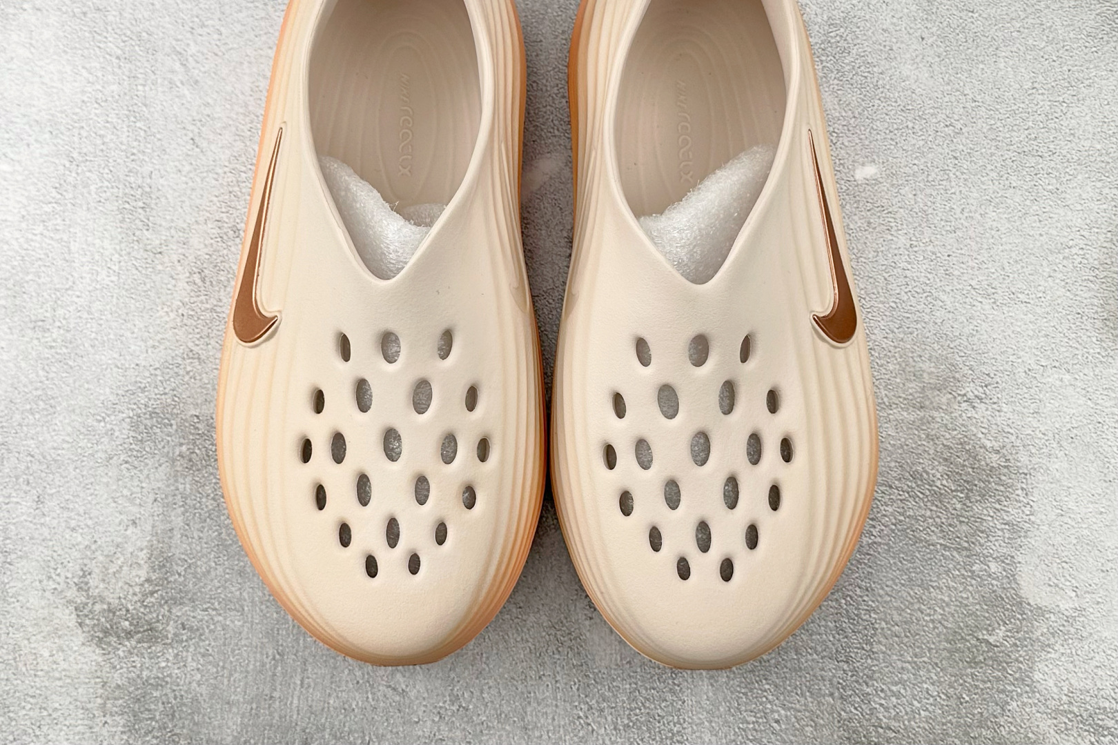 外贸专供 Nike ReactX Rejuven8 米粉色 HV5062-802
