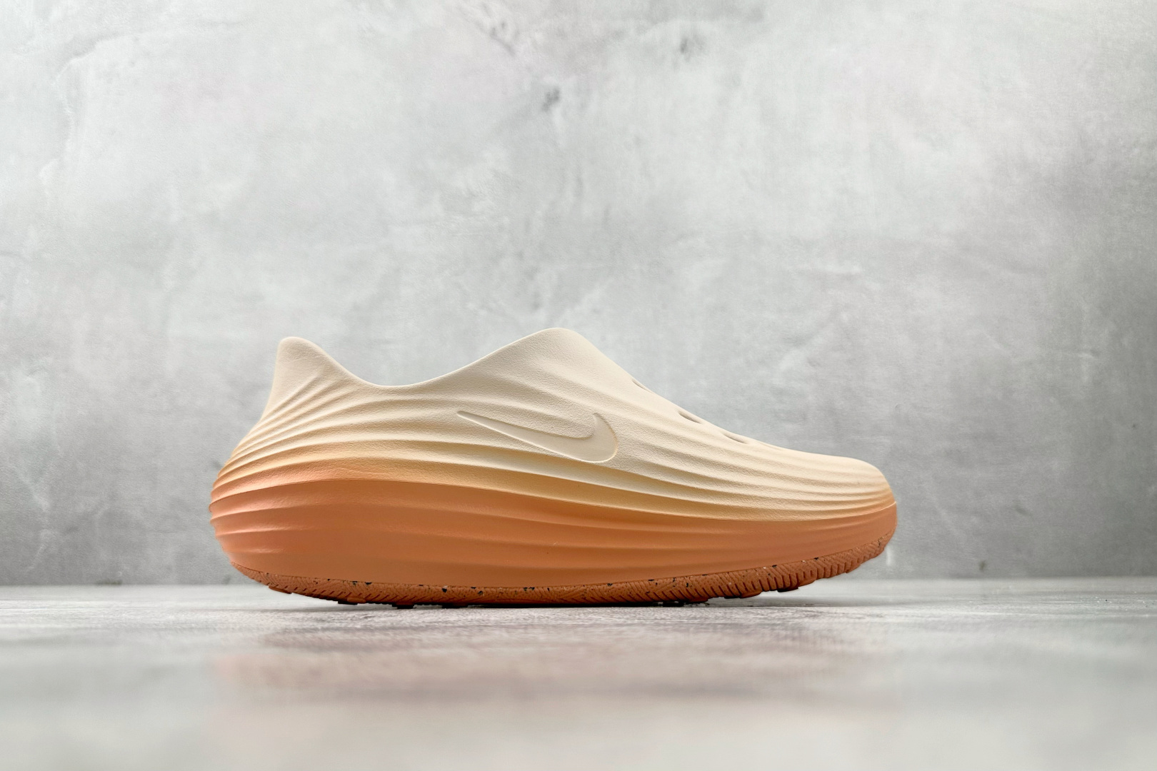 外贸专供 Nike ReactX Rejuven8 米粉色 HV5062-802