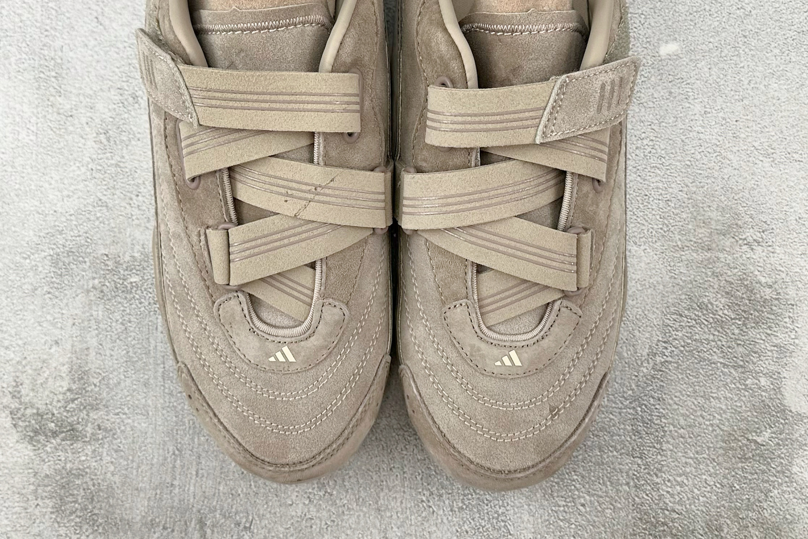 出口订单 adidFOS 雾感粉 JS2445