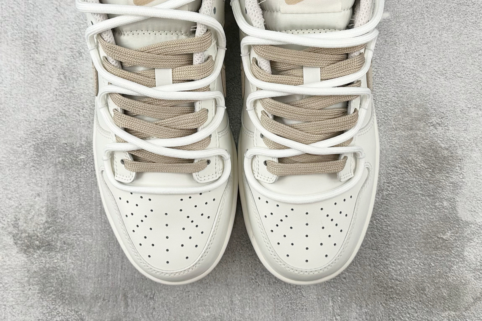 YC 
【定制球鞋】Nike Dunk 微糖奶咖 白粉

货号：WG0510 070
尺码：36 36.