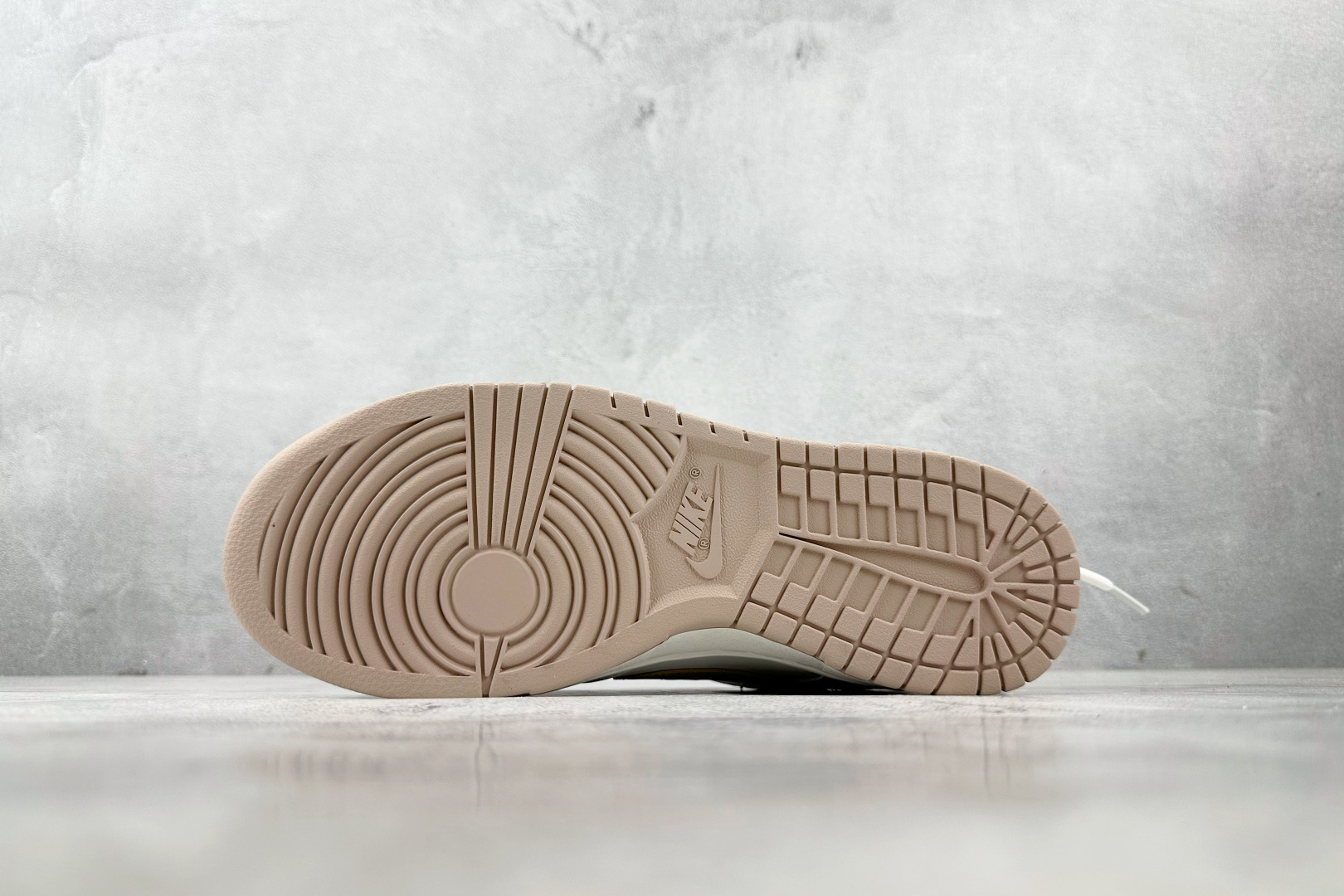 YC 
【定制球鞋】Nike Dunk 微糖奶咖 白粉

货号：WG0510 070
尺码：36 36.